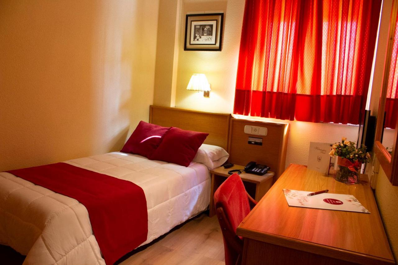 Hotel Helmantico Villares de la Reina الغرفة الصورة