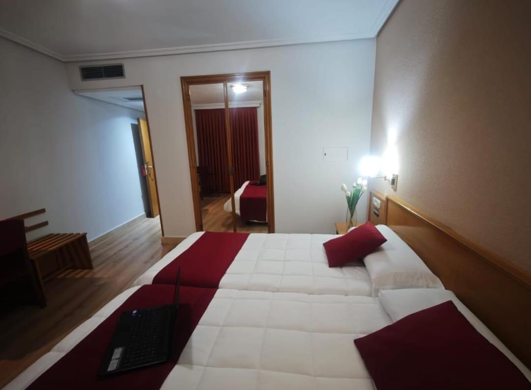 Hotel Helmantico Villares de la Reina المظهر الخارجي الصورة